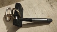 Kłódka z gównolitu kontra wykrętak do złamanych śrub.  Czyli siłowo przez świat :) Padlock killer:)