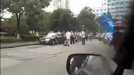 Bójka z użyciem znaku drogowego