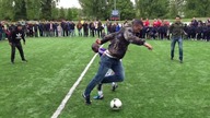 Robin van Persie vs Dzieciaki