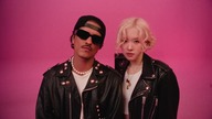 ROSE & Bruno Mars - APT.  (Official Music Video)