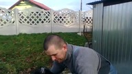 Nieudany trik na motorze(rozwalony garaż)