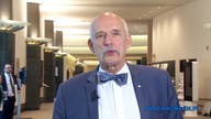 Janusz Korwin-Mikke: Mimo że Kaczyńscy zdradzili Polskę, UE nic nam zrobić nie może
