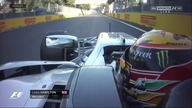 Sebastian Vettel wjeżdża w tył Hamiltona a później ze złości poprawia bokiem