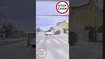Zderzenie BMW z autobusem miejskim w Markach.  #stopcham #wypadek #dashcam #wideorejestrator