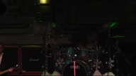 Twisted Sister - I Saw Mommy Kissing Santa Claus (Live)