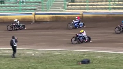 Upadek Michała Curzytka podczas meczy sparingowego! #shorts #speedway #żużel