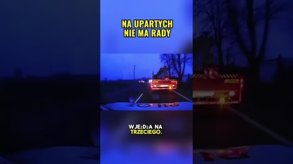 Pilot próbował zatrzymać manewr.  Kierowca i tak wyprzedzał!  #dashcam #droga #polska