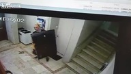 Mężczyzna kradnie telewizor z synagogi
