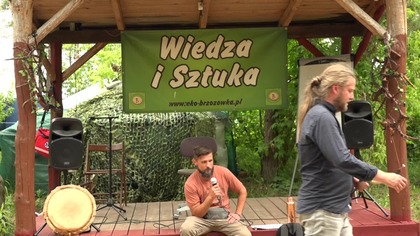 Świadomość mocy słowa a obecna rzeczywistość - Dawid Kret Błękitnooki (WedaMaja 2025). [WM15] 

Wideo: Jan Bar
Strona Festiwalu: https://wedamaja.pl
Fanpage na facebooku: https://www.facebook.com/WedaMaja
----------------------------------------------------------------------
Zacznij wspierać ten kanał, a dostaniesz bonusy:
https://www.youtube.com/channel/UCZdpfHkscqF6ZDJTVcojP3g/join

Wesprzyj autora na Patronite: https://patronite.pl/TJK
Postaw kawkę na Suppi: https://suppi.pl/tjkosinski
Zrzutka na Wedukację: https://zrzutka.pl/sc4k7u

Zobacz strony:
https://kosinski.pl
https://wedukacja.pl

Facebook:
Grupa dyskusyjna Wedukacja https://web.facebook.com/groups/wedukacja
Fanpage WEDUKACJA https://web.facebook.com/WEDUKACJA
Strona autorska Tomasza J. Kosińskiego https://web.facebook.com/tomaszjkosinski

Telegram: https://t.me/wedukacja 
Discord: Wedukacja https://discord.com/channels/1301598548336443477/1304081929733144639

#wedamaja #wedukacja #świadomość #mocsłów #błękitnooki #prawonaturalne