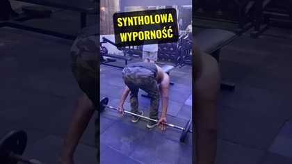 WSKOCZYŁ DO MORZA BY UDOWODNIĆ, ŻE NIE BIJE SYNTHOLU