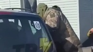 Ukraina. Łapacze mięsa armatniego napadają na ludzi nawet w miejscu pracy.