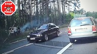 Zjechał do rowu i uderzył w drzewo, które po chwili spadło na jego pojazd.  STOP PIRAT