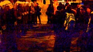 Demonstranci przed siedzibą PO. Poleciały kamienie
