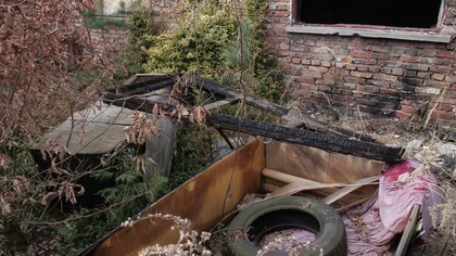 Pożar na Traugutta w Jaworznie.  Mężczyznę ewakuowano drabiną z budynku