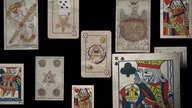 Zgłębiając Przeszłość - Sekrety Kart do Gry