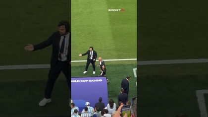 Szymon Marciniak i Leo Messi Polak popisał się sztuczką piłkarską przed wyjściem na boisko 