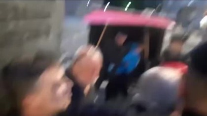 RUDY DUSI POD POMNIKIEM