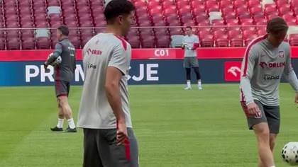 Drybling, no-look pass.  Lewandowski w trybie La Zabawa! #football