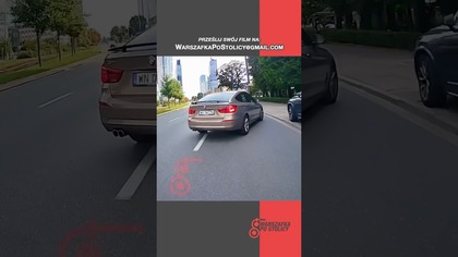 Wymuszenie pierwszeństwa i przecinanie pasów, by zaparkować na chodniku.  Mandat czy zabranie prawka?