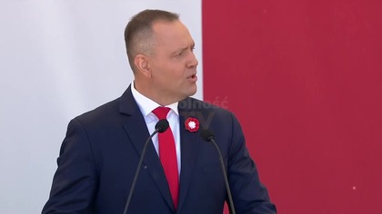 TŁUMY OSZALAŁY! NAWROCKI ŻĄDA ZMIANY KONSTYTUCJI W WAŻNE ŚWIĘTO NARODOWE!