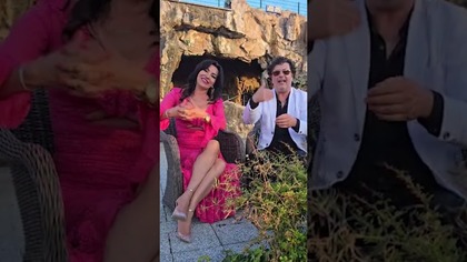  Subskrybuj: https://bit.ly/subskrybuj_STDmusictv  
Maria - kolejna autorska piosenka polsko - włoskiego duetu Justyna & Dario. Teledysk jak większość klipów duetu zrealizowany został w Italii. Piosenka mówi o młodości, miłości i radości życia. Słowa i muzykę wspólnie napisali: Justyna Adamczak, Dario Isidoris, Marcin Grzella. Dziękujemy Marcinowi za pracę w studio nagrań oraz Radkowi za realizację teledysku. 

Muzyka i słowa: Justyna Adamczak, Dario Isidoris, Marcin Grzella 
KONCERTY IMPRESARIAT: 602 63 93 65 / e-mail: ada-music@wp.pl 
Facebook: / / justynaidarioisidorisofficial 
Studio Nagrań: MG STUDIO 
Produkcja teledysku: R. Media 
KOPIOWANIE NA INNE KANAŁY ZABRONIONE

 SUBSKRYBUJ  UDOSTEPNIJ  DAJ ŁAPKĘ  ZOSTAW KOMENTARZ

Profile artystów:
   https://www.facebook.com/justynaidarioisidorisofficial  
   https://www.facebook.com/justyna.adamczak.925

#justynaidario #italodisco #maria