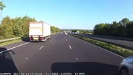 Prawidłowa reakcja kierowcy autobusu na autostradzie