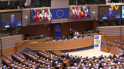 DEBIUT SZYMONA HOŁOWNI W PARLAMENCIE EUROPEJSKIM! JAK GO OCENIACIE?