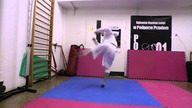 tricking: jacknife kick