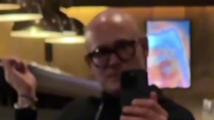Nie zmocz się chłopaku.  Senator ze Śląska Maciek Kopiec nagrany w Domu Poselskim.  Jest nowe nagranie