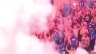 KIBICE PODPALILI MURAWĘ STADIONU ! #shorts #kibice