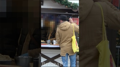 Janusz wyśmiewa kanapkę z pasztetem