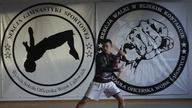 nunchaku freestyle #4 - odbicie od biodra skośne / hip redirection diagonal ( /  / )