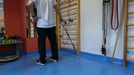 wzmacnianie m czworoboczny zstepujacy postawa szrugsy z guma w odwiedzeniu 30st