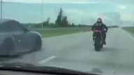 Motocykl vs Porsche  FAIL