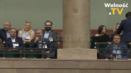 BURZA NA POCZĄTKU OBRAD! PIS BIJE BRAWO ZANDBERGOWI W SEJMIE!