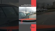 Dwa pasy, jedno rondo i klasyczna kolizja Kto tutaj powinien ustąpić?  #kolizja