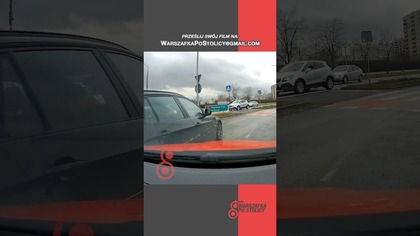 Dwa pasy, jedno rondo i klasyczna kolizja Kto tutaj powinien ustąpić?  #kolizja