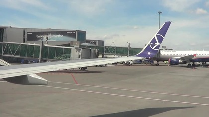 05 06 17 Boeing 737 89P 30682 1673 SP LWA Warszawa Kiew LOT