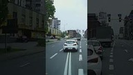 I PYK PRZEZ PODWÓJNĄ CIĄGŁĄ