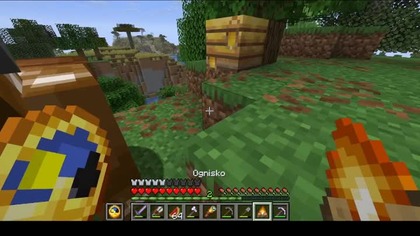 Collecting Honeycombs Without Annoying the Bees #minecraft #gaming #game #Short #Shorts