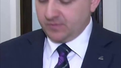 Policja zapukała do drzwi w sprawie syna, którego...  nie ma.  Szokujące nadużycie!