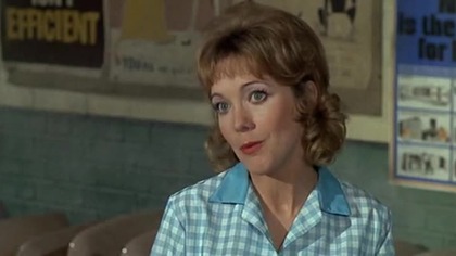 22 - Cała naprzód - Jak sobie pościelisz...  - Carry On At Your Convenience (1971) - Lektor PL