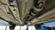 Od spodu na podnośniku Suzuki Baleno 4x4 1. 6B rocznik 1997, czy każde japońskie auto koroduje?