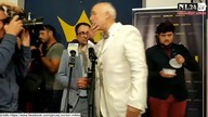 Janusz Korwin Mikke ogłasza koniec epidemii i goli brodę