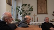 18. 11. 2018 Edukacja przez sztukę - dyskusja artyst&oacute;w sztuki warsztatowej z prałatem J&oacut