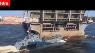 LiveLeak - Boat crashed into a bridge support at the parade in St. Petersburg