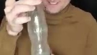 Że niby butelka znikneła #magia #iluzja #trików #sztuczki #magictrick #sztuczkazguma #magic #magik