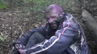 Major broni lasu przed narkomanem