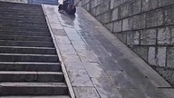 Chińczycy Mają Głowy z Stali?!