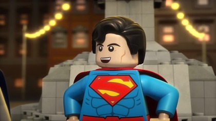 Superman pod presją Jokera wypuszcza z Arkham najgroźniejszych przestępców, którzy zagrażają Gotham. Aby uratować miasto, Wonder Woman, Robin oraz Cyborg rozpoczynają współpracę.